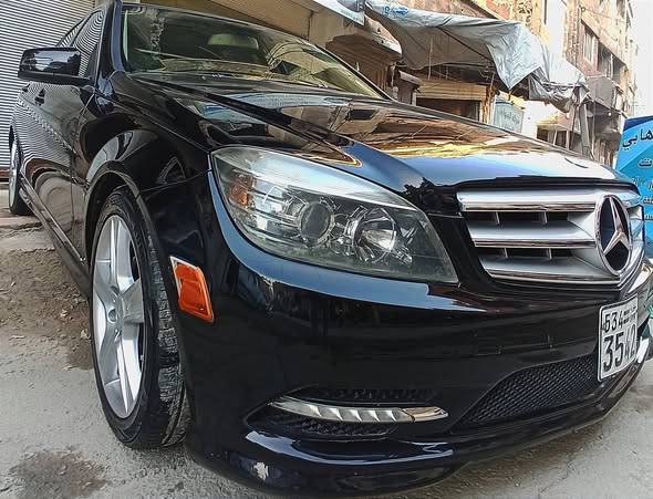 مرسيدس C300 2011 - صورة 1
