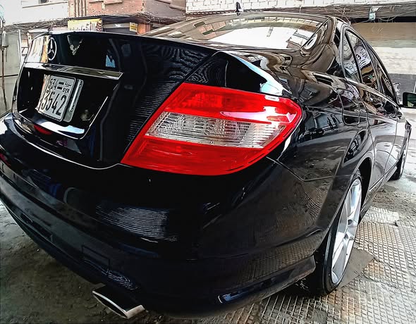 مرسيدس C300 2011 - صورة 4