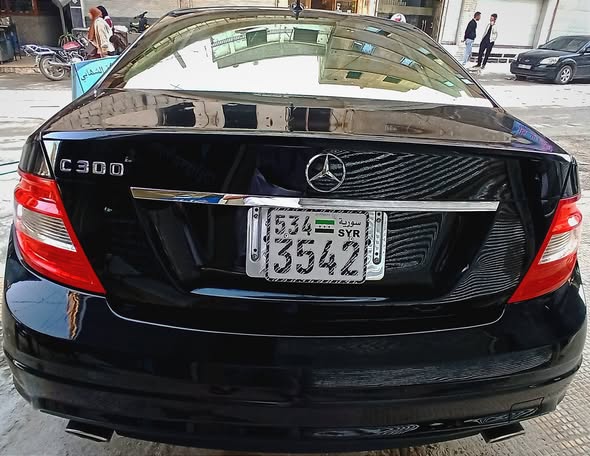 مرسيدس C300 2011 - صورة 5