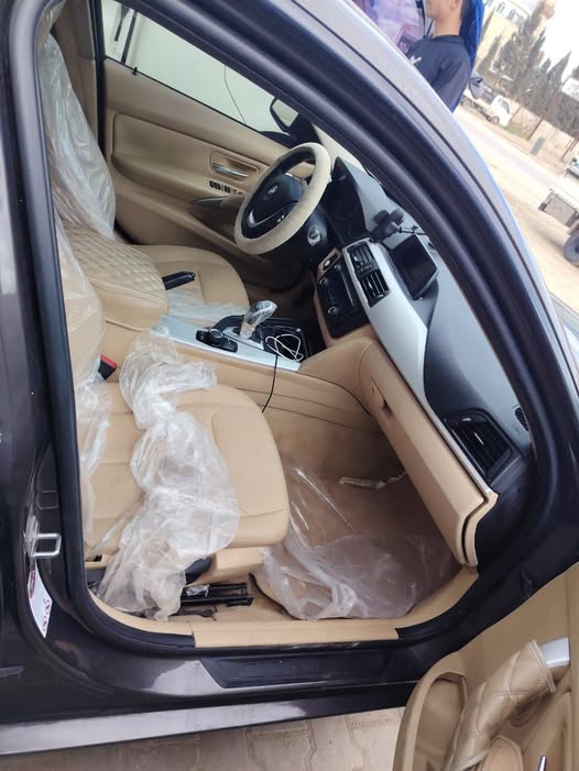 بي إم دبليو 320i 2012