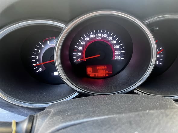 كيا سورينتو 2012 - صورة 3