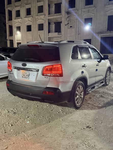 كيا سورينتو 2011 - صورة 2