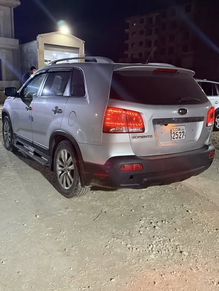 كيا سورينتو 2011 - صورة 4