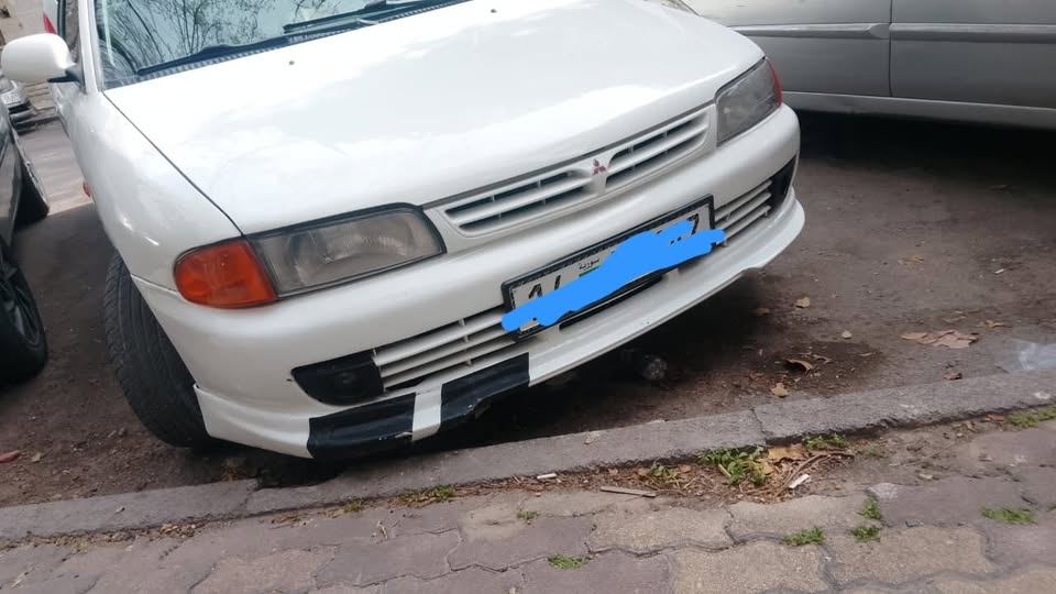 ميتسوبيشي لانسر 1992