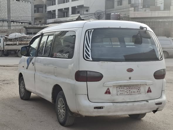 هيونداي ستاريكس 2003 - صورة 4