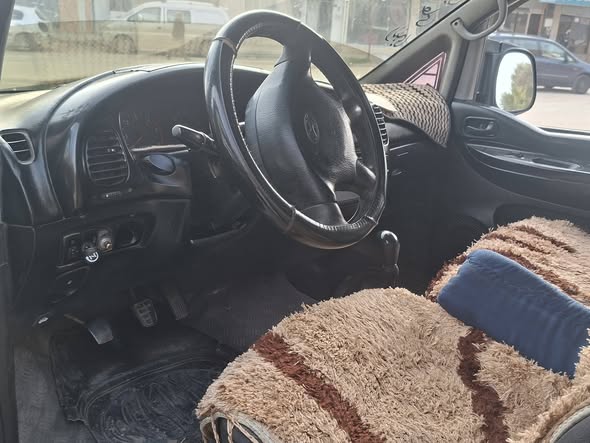 هيونداي ستاريكس 2003 - صورة 5