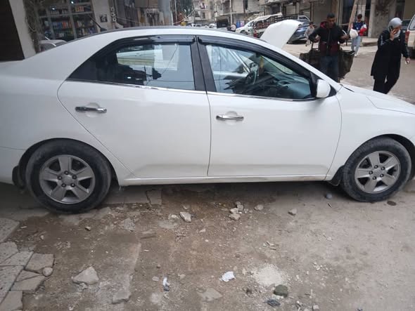 كيا سيراتو 2009 - صورة 2