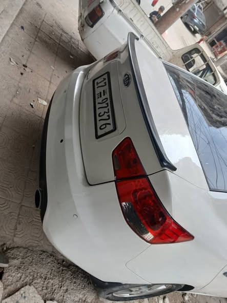 كيا سيراتو 2009 - صورة 3