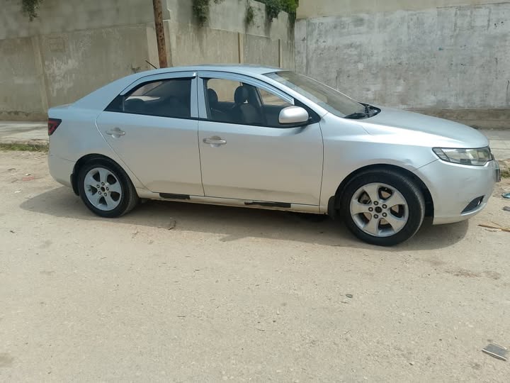 كيا فورتي 2009