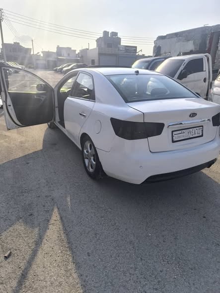 كيا فورتي 2010 - صورة 2