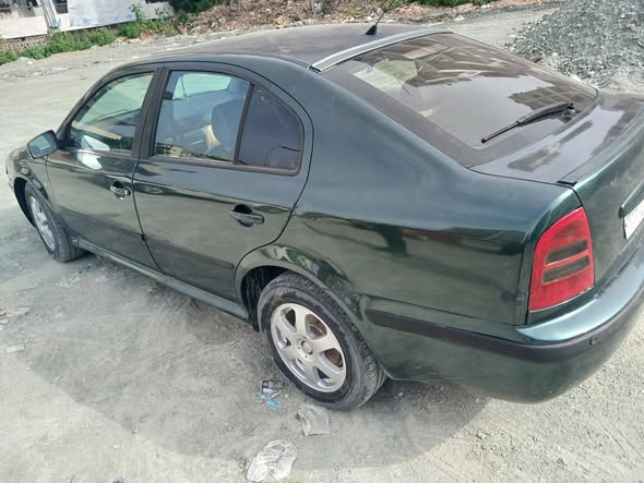 سكودا أوكتافيا 2002 - صورة 4