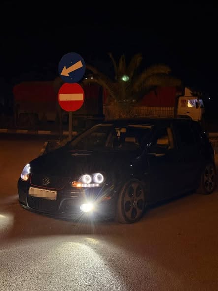فولكس فاجن غولف GTI 2005 - صورة 1