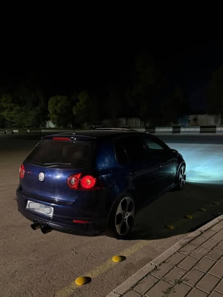 فولكس فاجن غولف GTI 2005 - صورة 3