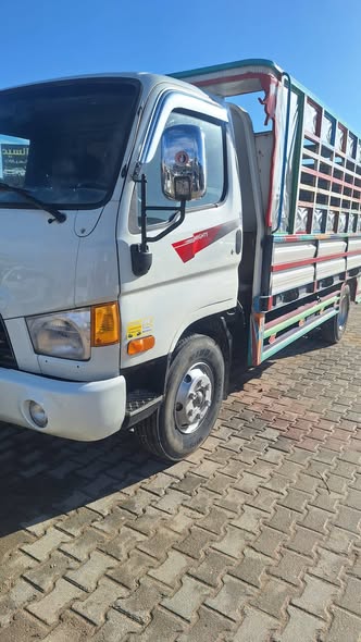 هيونداي اتش 100 2011 - صورة 1