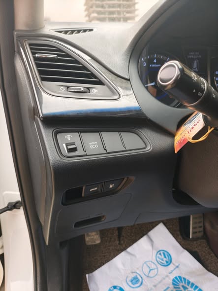 هيونداي أزيرا 2012 - صورة 3