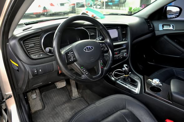 كيا أوبتيما 2011 - صورة 2