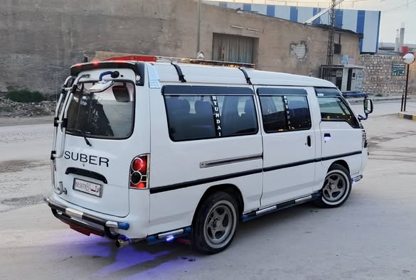 هوندا H-1 1999 - صورة 4