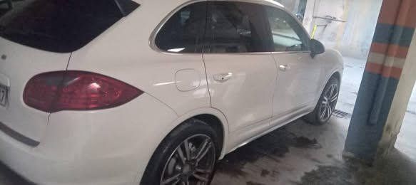 بورش كيان 2012 - صورة 2