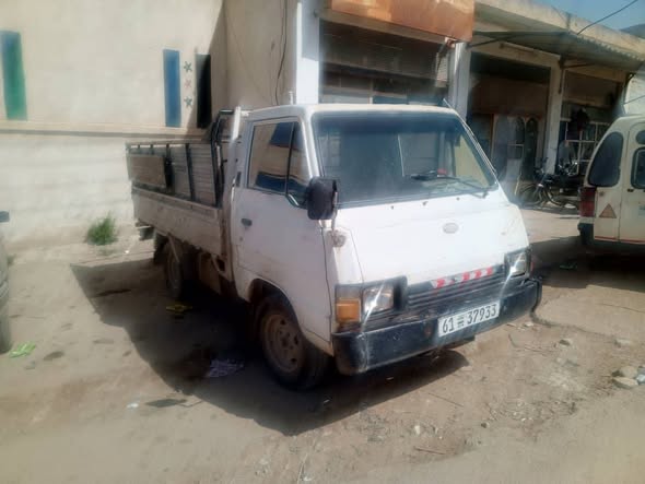 كيا تراكر 1995 - صورة 1