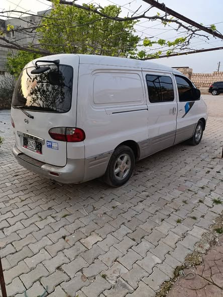 هيونداي H-1 2002 - صورة 3