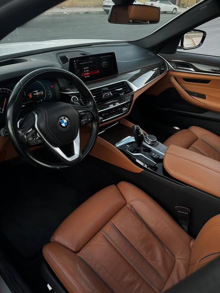 بي إم دبليو 530i 2019 - صورة 3