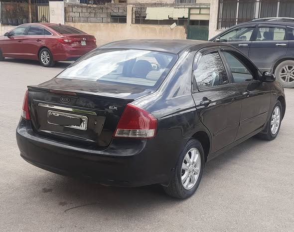 كيا سيراتو 2009 - صورة 3