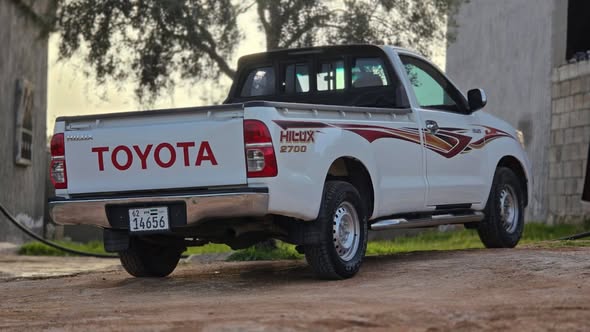 تويوتا هايلوكس 2012 - صورة 1