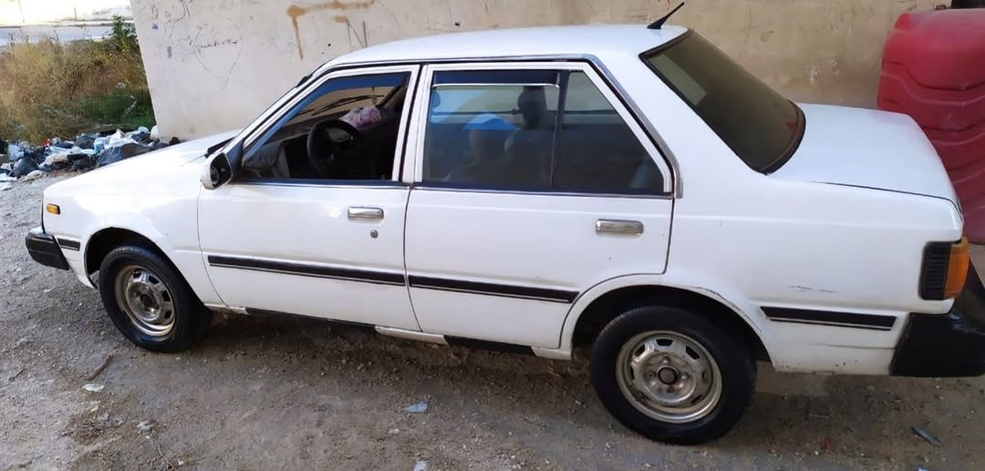 نيسان صني 1983