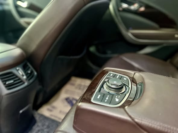 هيونداي أزيرا 2011 - صورة 5