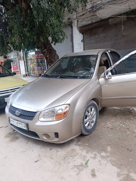 كيا سيراتو 2008 - صورة 1