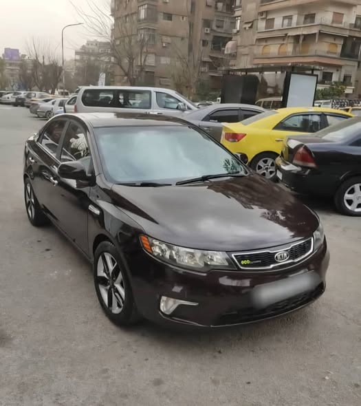 كيا فورتي 2010 - صورة 2