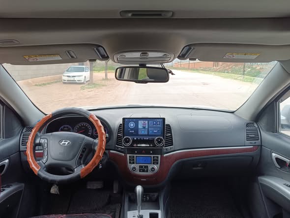 هيونداي سانتافي 2009 - صورة 4