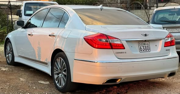 هيونداي جينيسيس 2014 - صورة 1