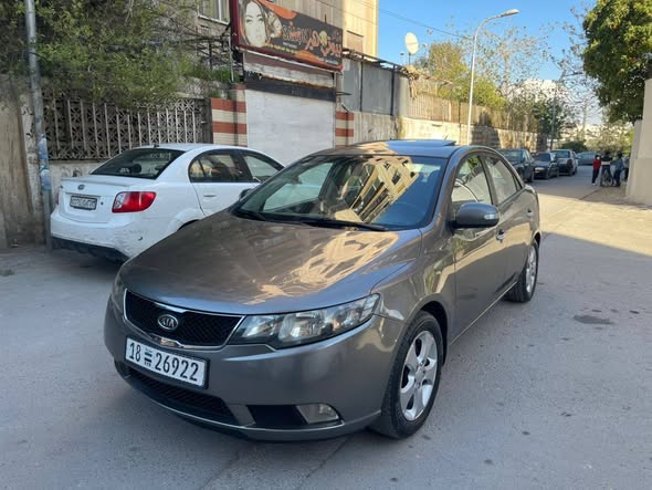 كيا سيراتو 2009 - صورة 1