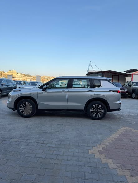 ميتسوبيشي أوتلاندر 2026 - صورة 2