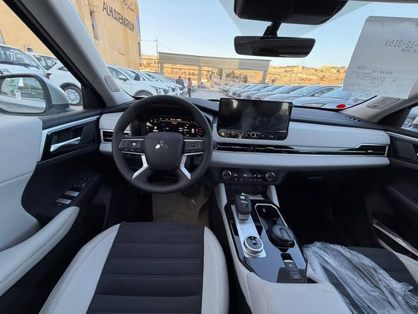 ميتسوبيشي أوتلاندر 2026 - صورة 3