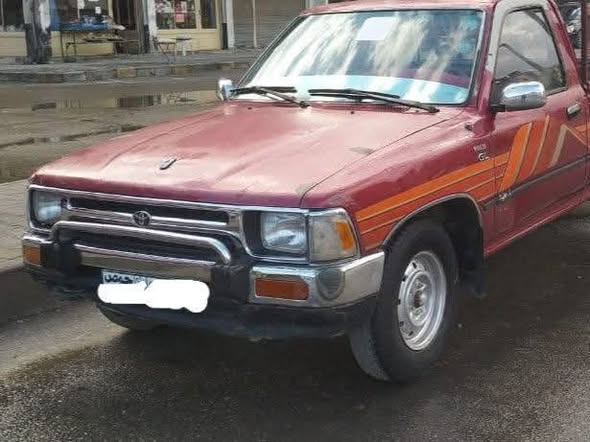 تويوتا هايلكس 1992 - صورة 1