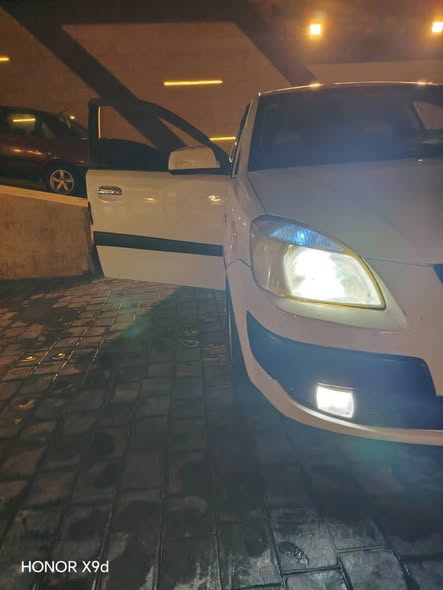كيا ريو 2009 - صورة 2