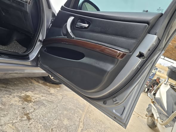 بي ام دبليو 320 2010 - صورة 5