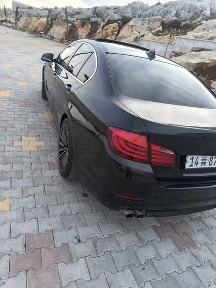 بي ام دبليو 520 2011 - صورة 2