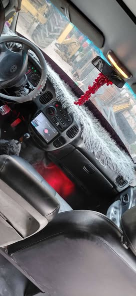 هيونداي ستاريكس 2003 - صورة 2