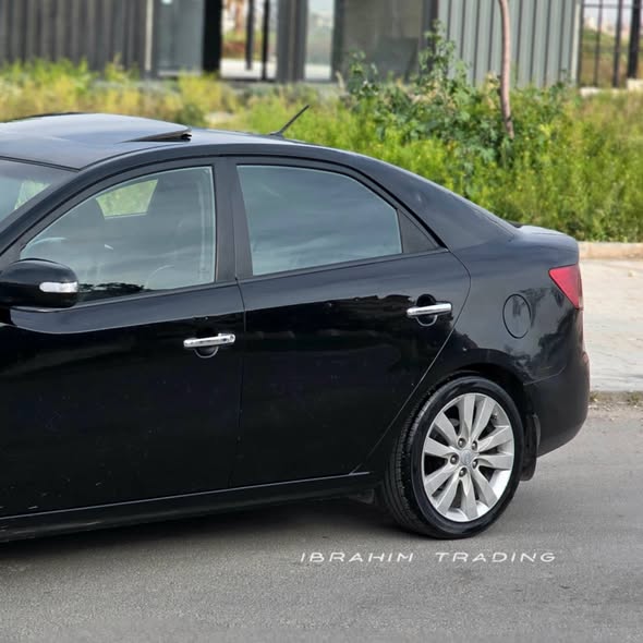 كيا سيراتو 2011 - صورة 2