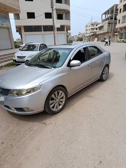 كيا سيراتو 2010 - صورة 2