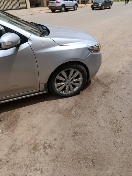 كيا سيراتو 2010 - صورة 4