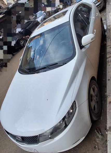 كيا فورتي 2010 - صورة 2