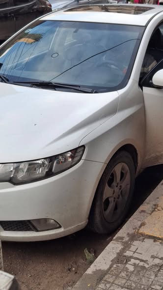 كيا فورتي 2010 - صورة 4