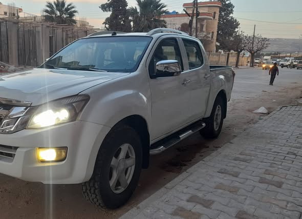 ايسوزو بيك اب 2015 - صورة 2