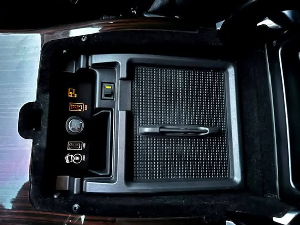 لاند روفر فوغ 2015 - صورة 5