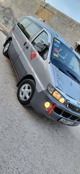 هيونداي ستاريكس 2003 - صورة 3