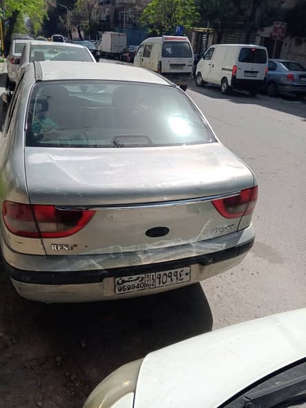 رينو ميغان 2002 - صورة 2